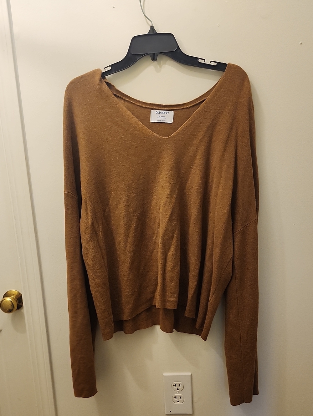 Old Navy Women's V-Neck Sweater - Camel